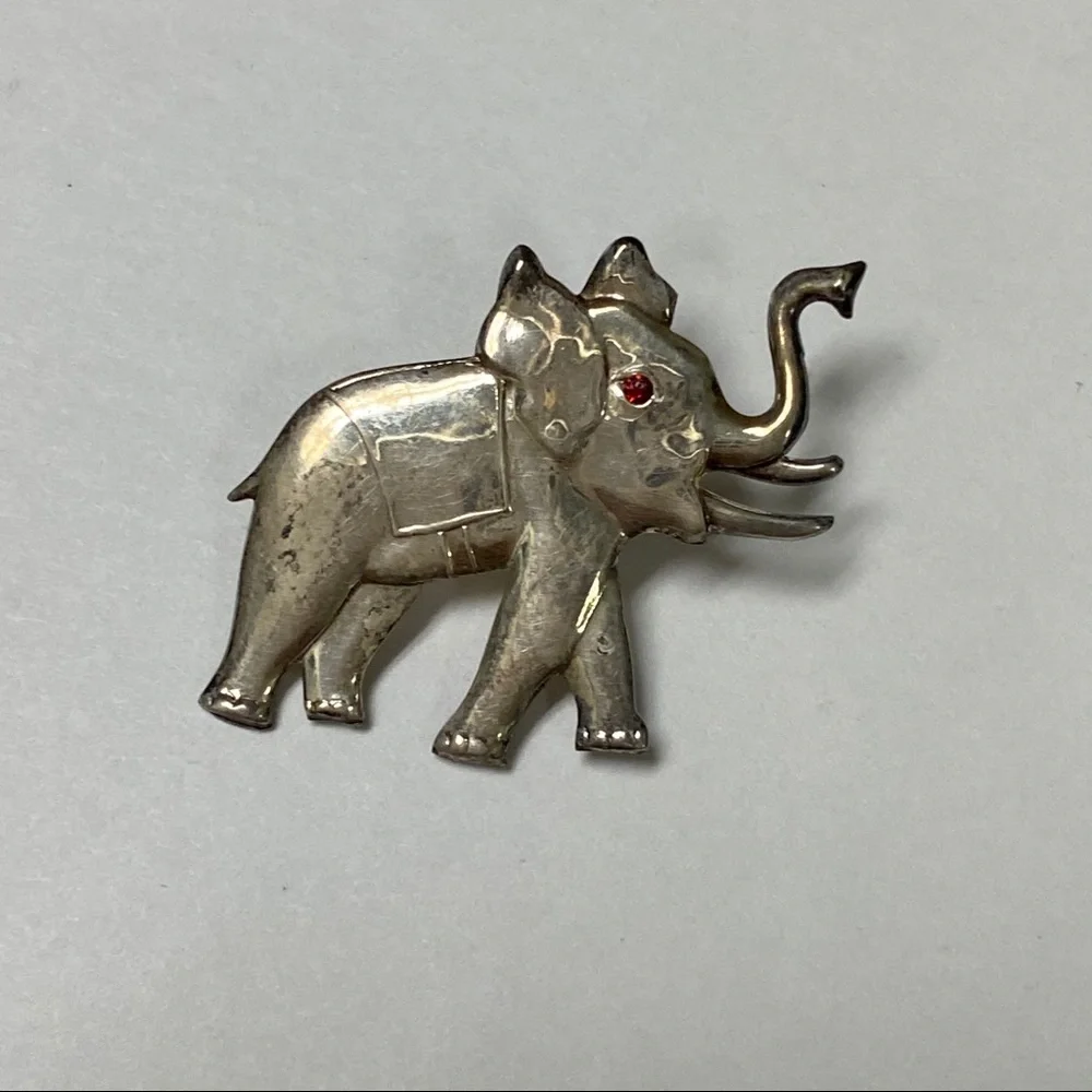 BROOCH PIN STERLING SILVER VINTAGE ELEPHANT RED EYE TRUNK UP